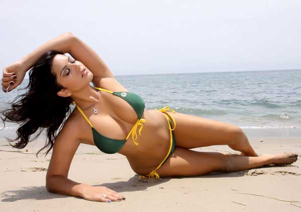 Top 10 Bollywood Celebrities in Bikini